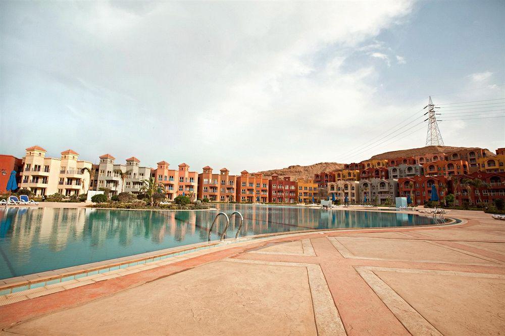 Porto Sokhna Pyramids Apartments Powered By Amer-Group Family Only Ain Sukhna Exterior foto
