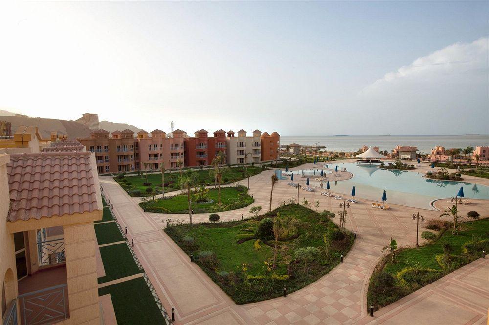 Porto Sokhna Pyramids Apartments Powered By Amer-Group Family Only Ain Sukhna Exterior foto
